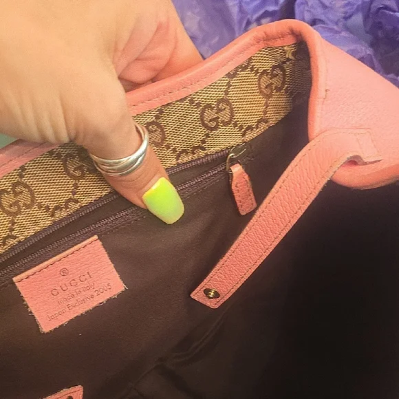 Gucci Pink Shoulder Bag with Dome Shape Amazing Clean Condition Authentic COA - Picture 9 of 16